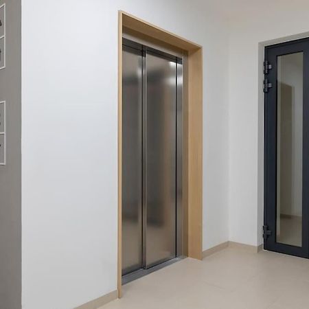 Apartment With Balcony, Private Parking - Bagry Lake - Goszczynskiego 1 Krasków Eksteriør bilde